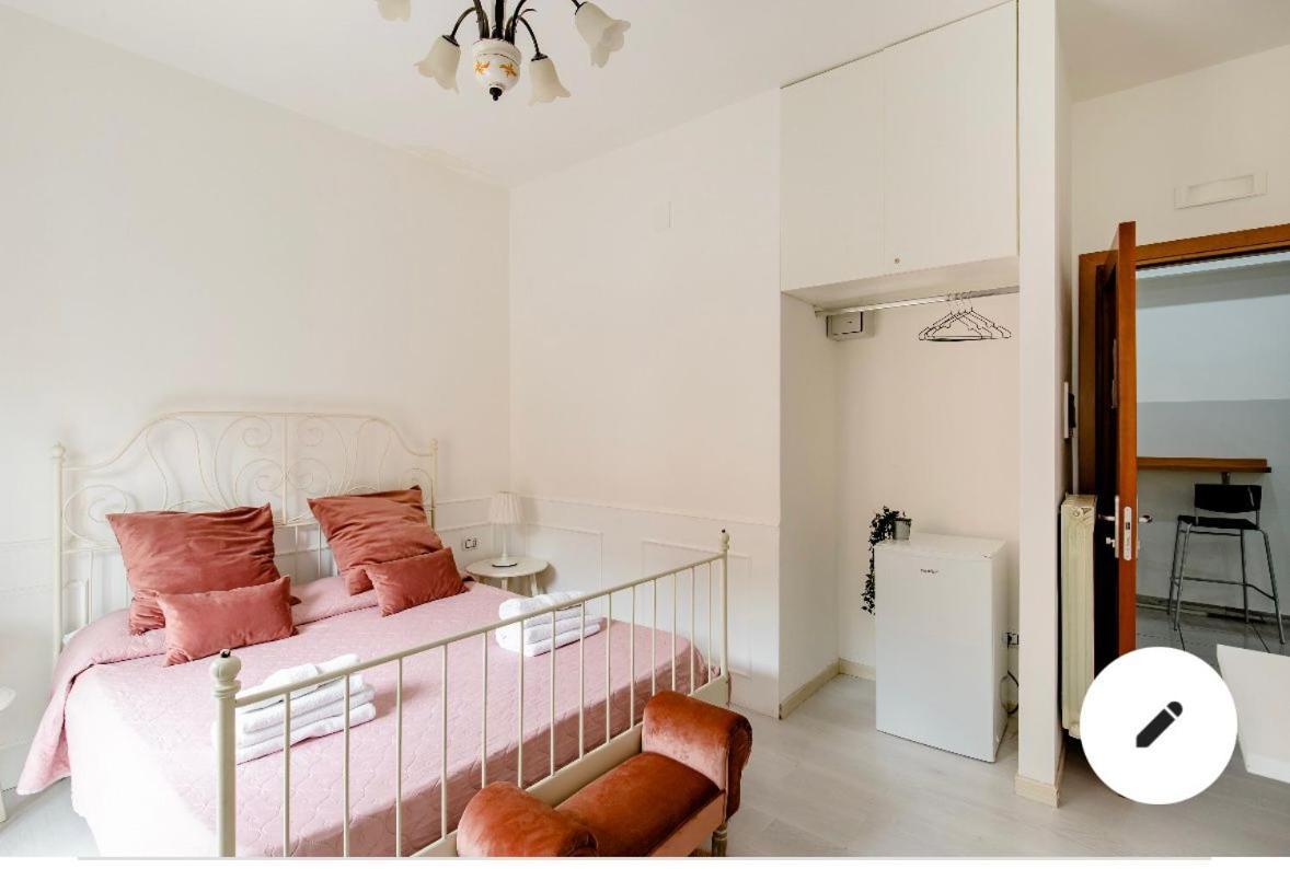 Studio with Balcony,1604154848:JPEG